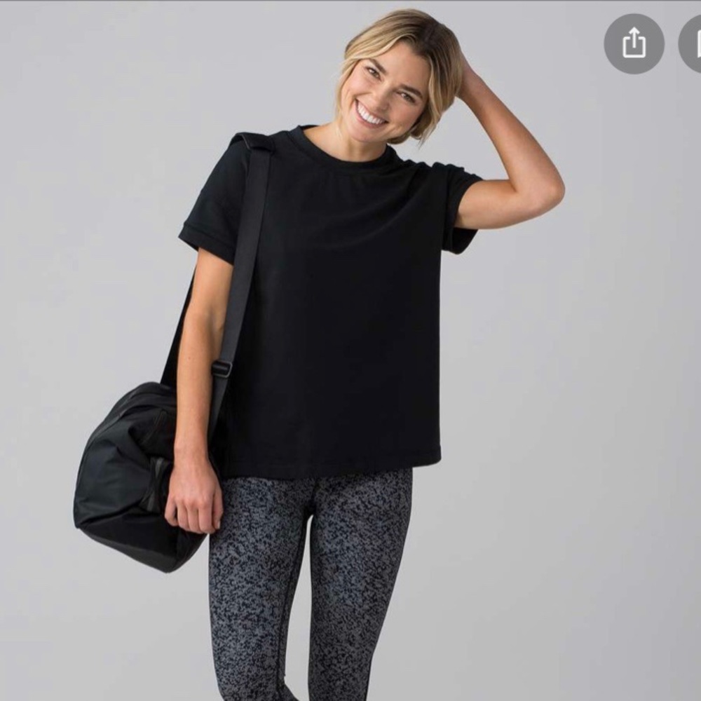 Lululemon Space Tee sz 10 Black